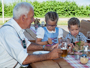Familien bei in Maucher's Restaurant in Hopfen am See in Füssen
